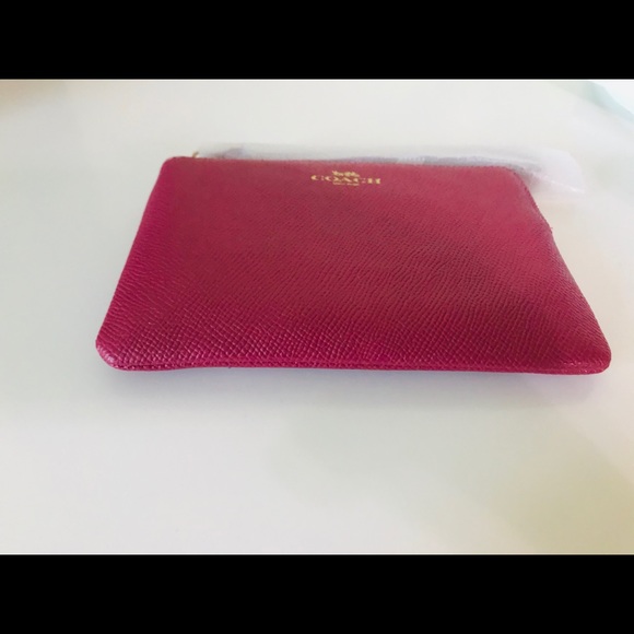 COACH WRISTLET CORNER ZIP 🔥👛 - Picture 3 of 6